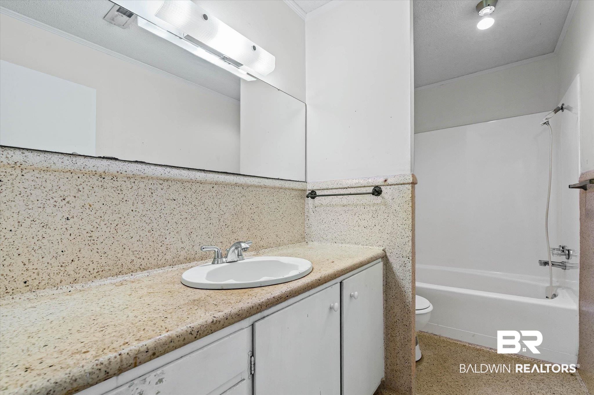 20604 Hadley Road Foley, AL 36535 - Photo 10 of 33 Primary Bathroom