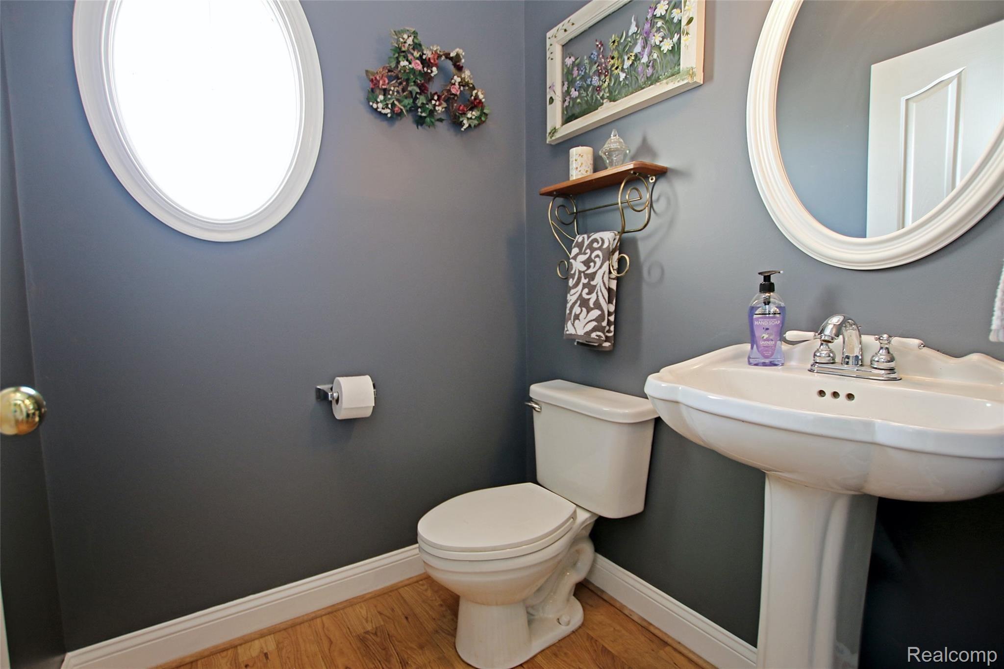 9026 Washburn Road Goodrich, MI 48438 - Photo 20 of 74 20) Kitchen Half Bath.jpg