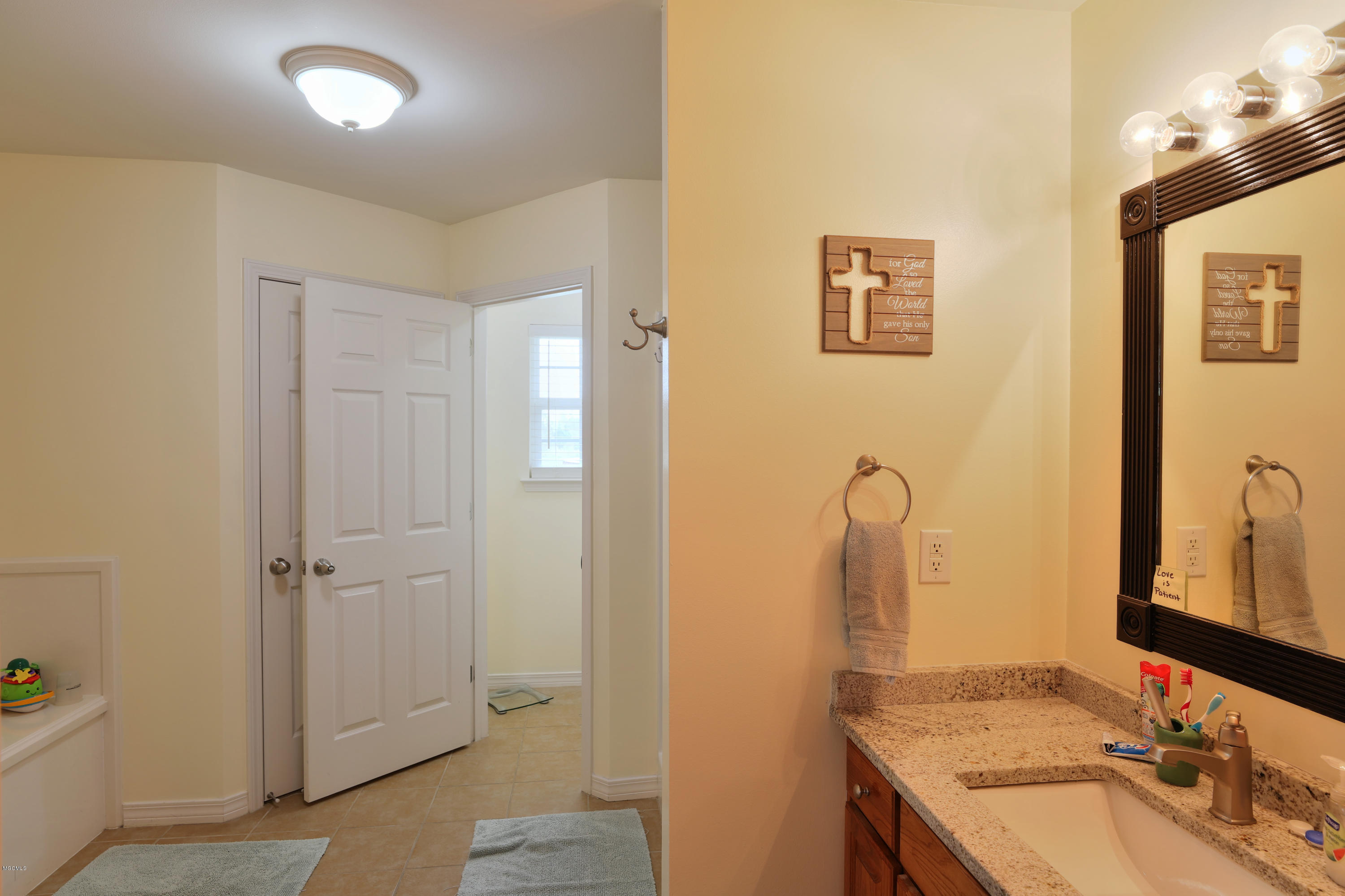 17920 Rayford Shumock Road Moss Point, MS 39562 - Photo 15 of 26 Master Bathroom N