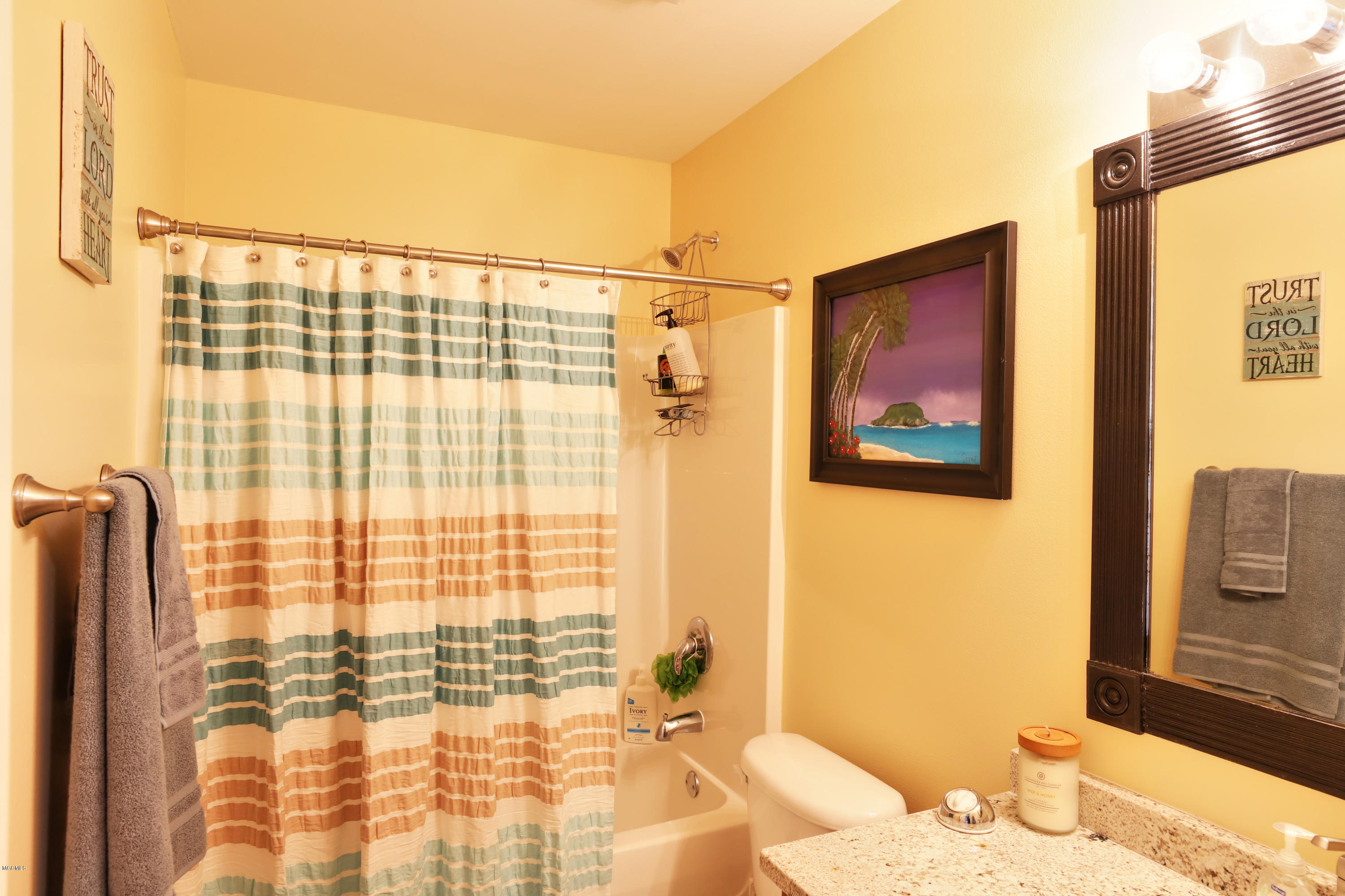 17920 Rayford Shumock Road Moss Point, MS 39562 - Photo 16 of 26 Bathroom