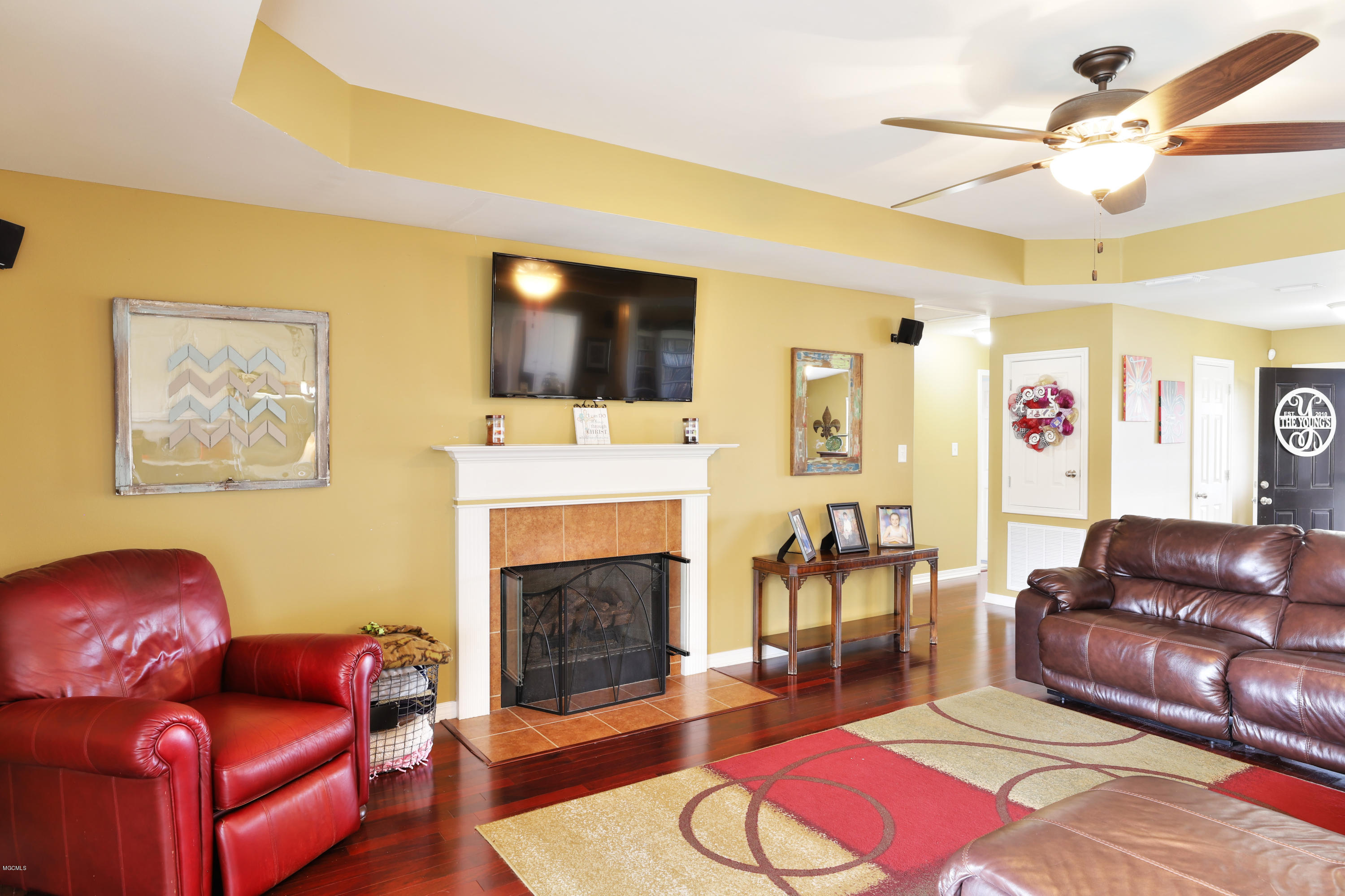 17920 Rayford Shumock Road Moss Point, MS 39562 - Photo 5 of 26 Living Room