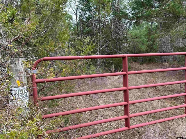 a picture of a tennis court