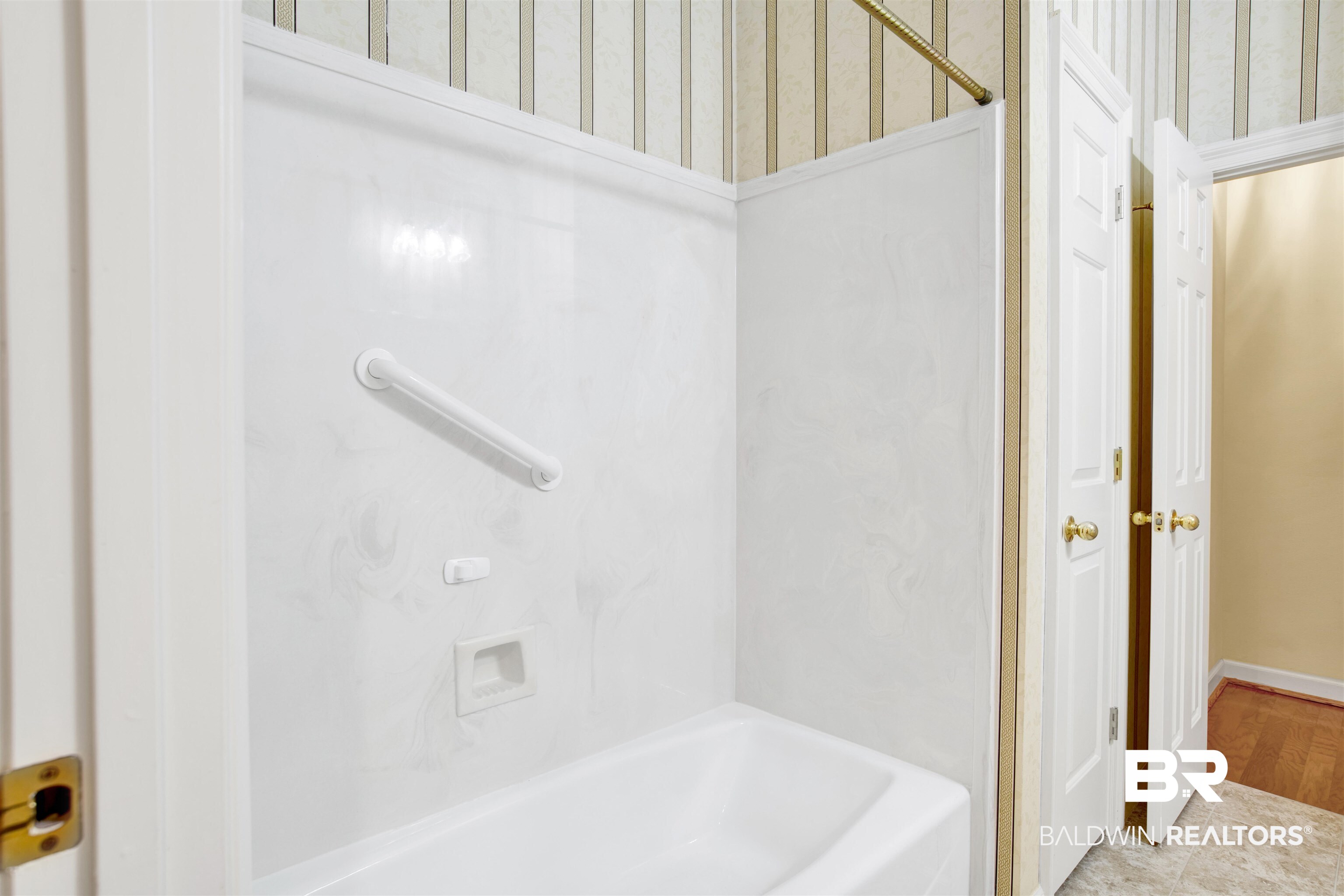 106 Old Mill Road Fairhope, AL 36532 - Photo 46 of 49 Bathroom with baseboards and wallpapered walls