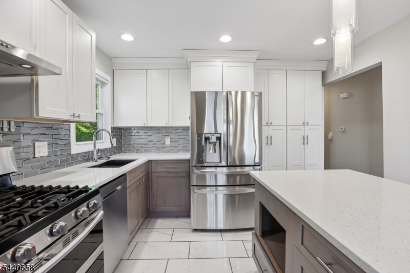 345 Trotting Road Union, NJ 07083 - Photo 11 of 43