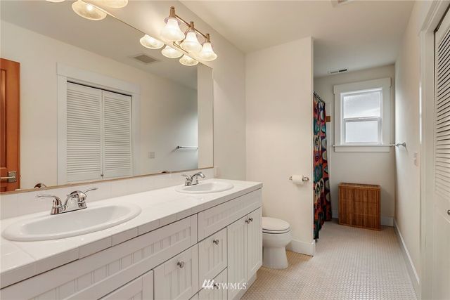 $1,110,000 | 4208 28th Place West, Seattle, WA 98199