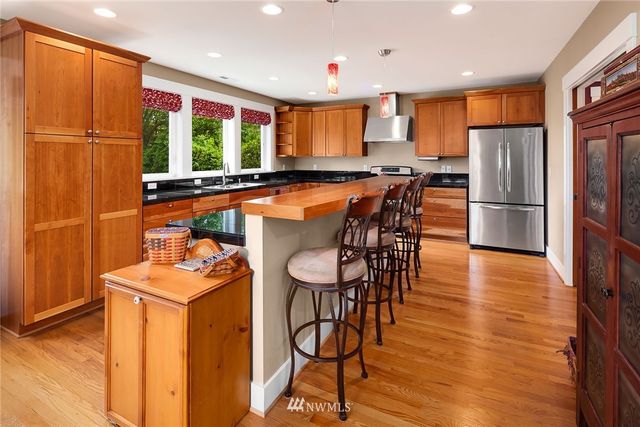 $1,110,000 | 4208 28th Place West, Seattle, WA 98199