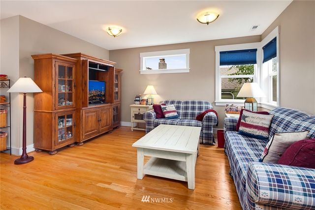 $1,110,000 | 4208 28th Place West, Seattle, WA 98199