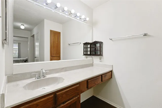 $99,000 | 10555 Turtlewood Court, Unit 2008, Houston, TX 77072