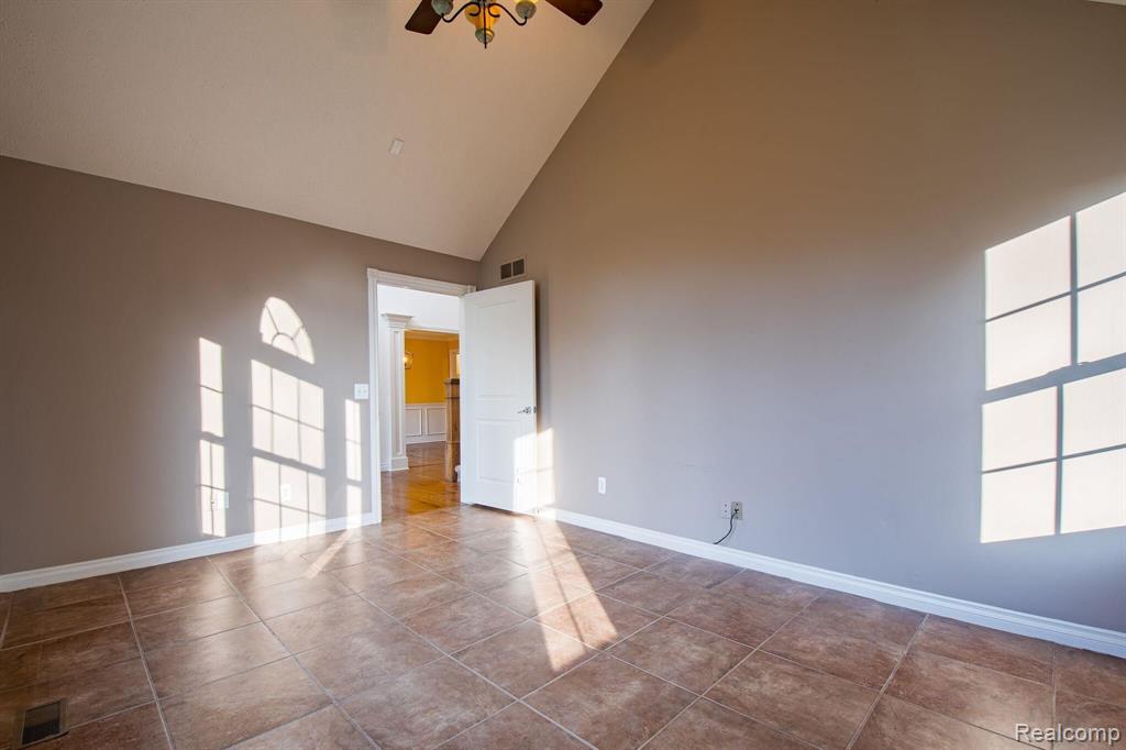 3116 Ridley Way Howell, MI 48843 - Photo 15 of 48
