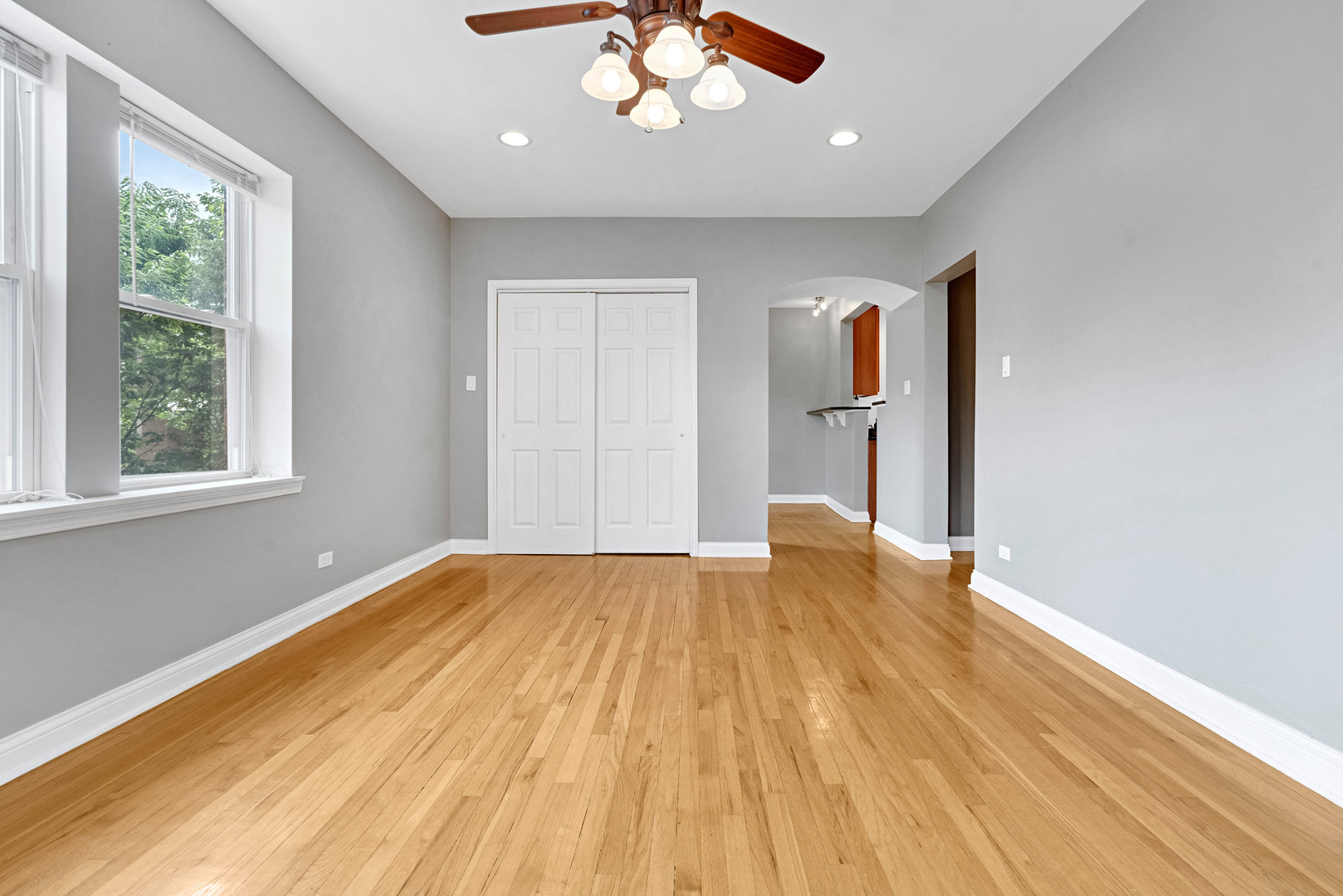 58 Forest Avenue, Unit 2S Riverside, IL 60546 - Photo 7 of 18