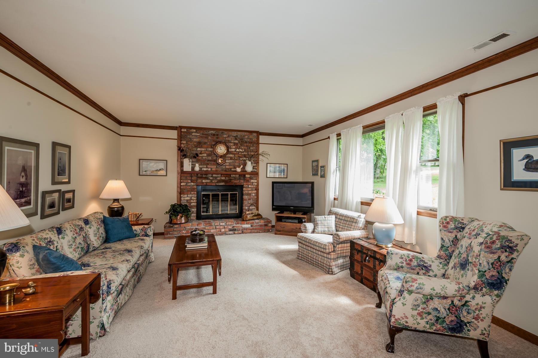 3904 Falls Run Road Randallstown, MD 21133 - Photo 4 of 21 Living Room
