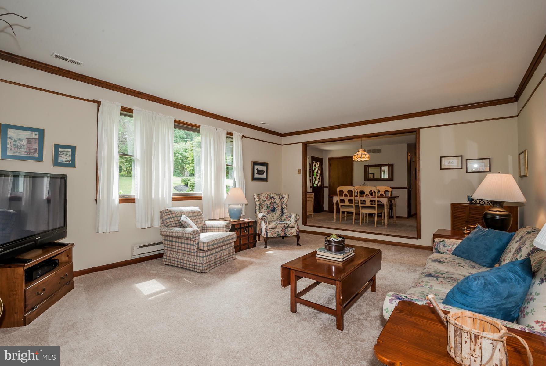 3904 Falls Run Road Randallstown, MD 21133 - Photo 9 of 21 Living Room