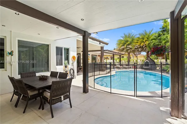 a view of outdoor space