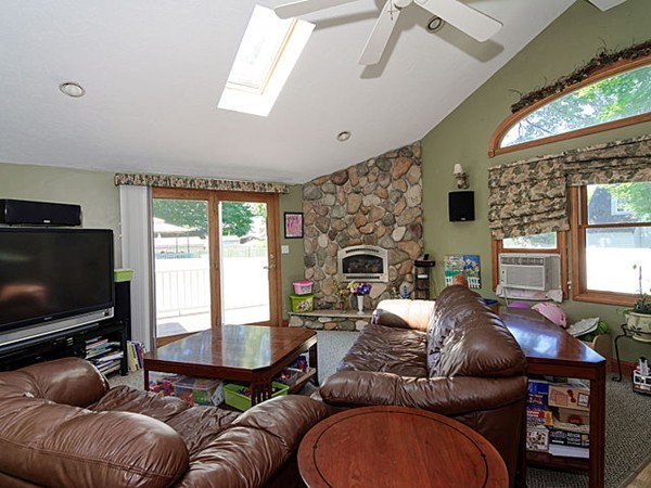 50 Edwin Road Waltham, MA 02453 - Photo 7 of 19 Gallery Image 7