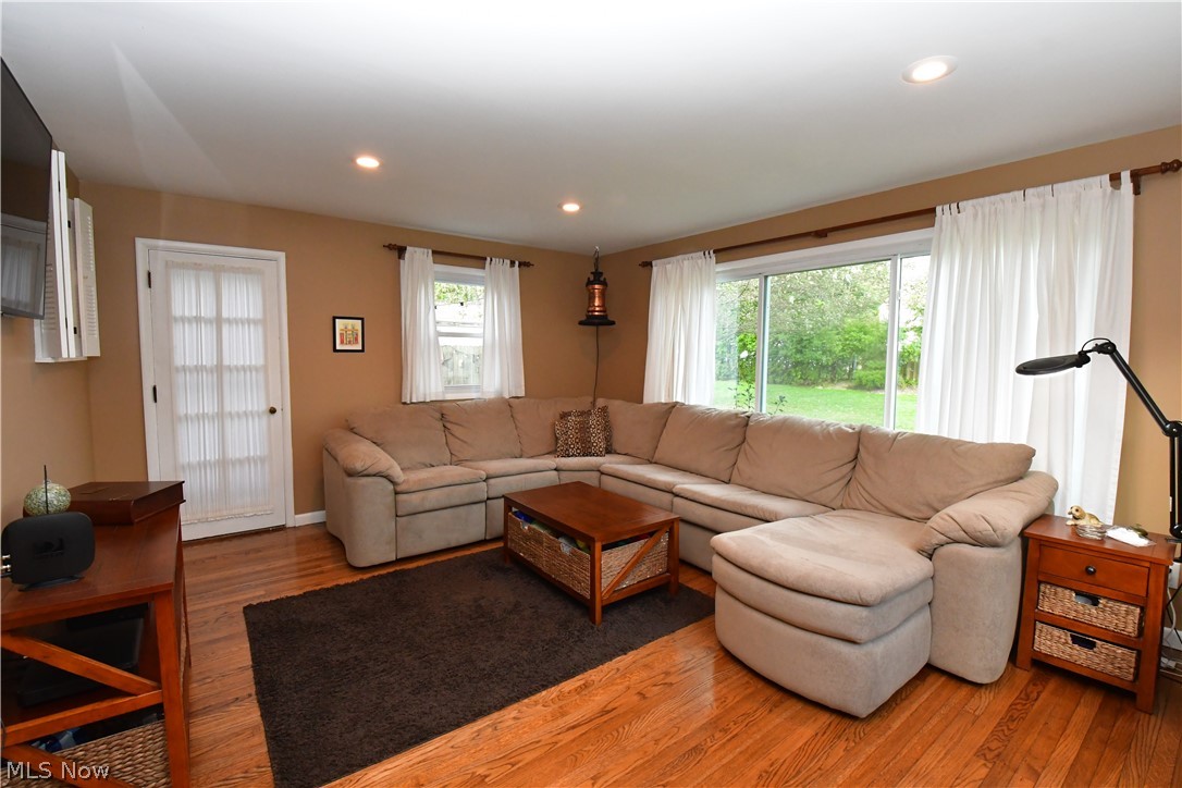 1507 Edgefield Road Lyndhurst, OH 44124 - Photo 14 of 35