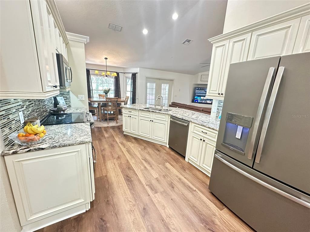 203 Kent Road Lakeland, FL 33809 - Photo 8 of 37 Gallery Image 8