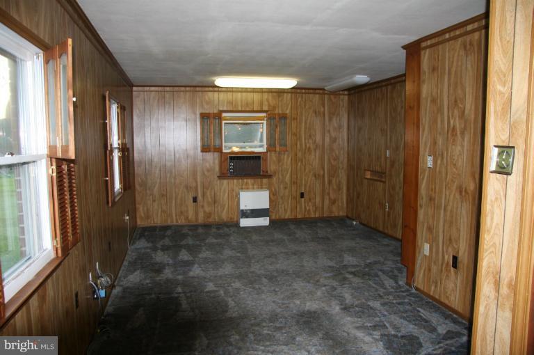 17005 Spielman Road Fairplay, MD 21733 - Photo 13 of 17 Family Room