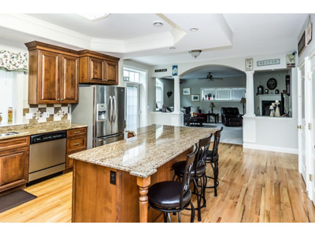 31 Alice Lane Rochester, NH 03867 - Photo 2 of 34