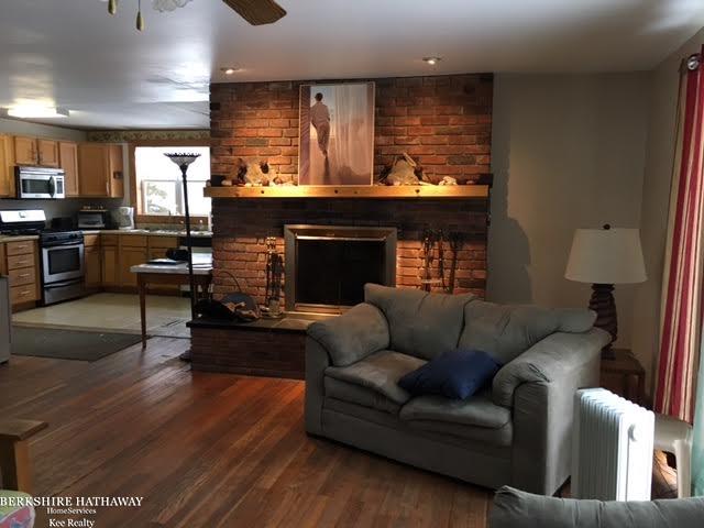 2924 Lakeshore Road Applegate, MI 48401 - Photo 4 of 8
