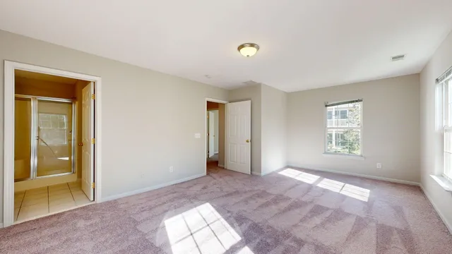 $335,000 | 2678 South Knightsbridge Circle, Ann Arbor, MI 48105