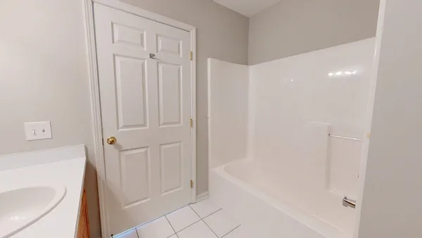 $325,000 | 2678 South Knightsbridge Circle, Ann Arbor, MI 48105