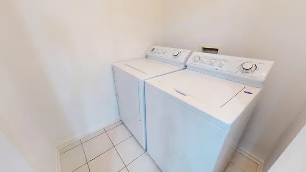 $325,000 | 2678 South Knightsbridge Circle, Ann Arbor, MI 48105