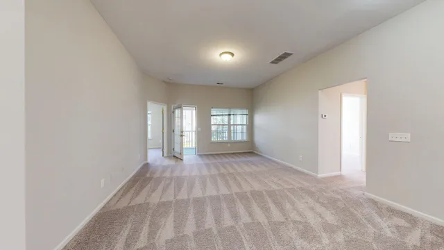 $335,000 | 2678 South Knightsbridge Circle, Ann Arbor, MI 48105