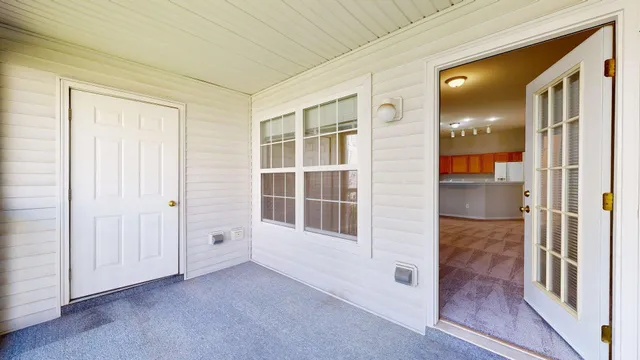 $335,000 | 2678 South Knightsbridge Circle, Ann Arbor, MI 48105