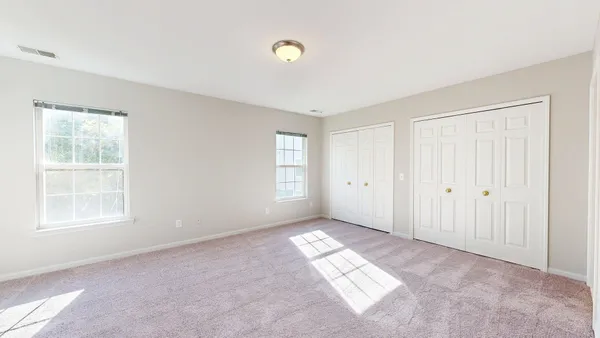 $325,000 | 2678 South Knightsbridge Circle, Ann Arbor, MI 48105