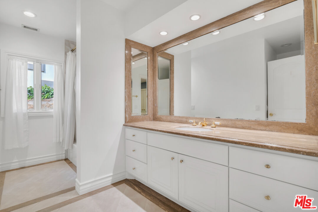 10557 Rocca Place Los Angeles, CA 90077 - Photo 34 of 52