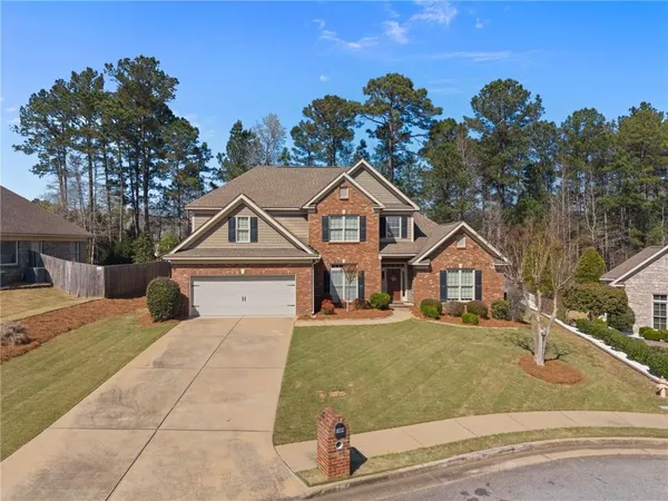 a view of a house with a outdoor space