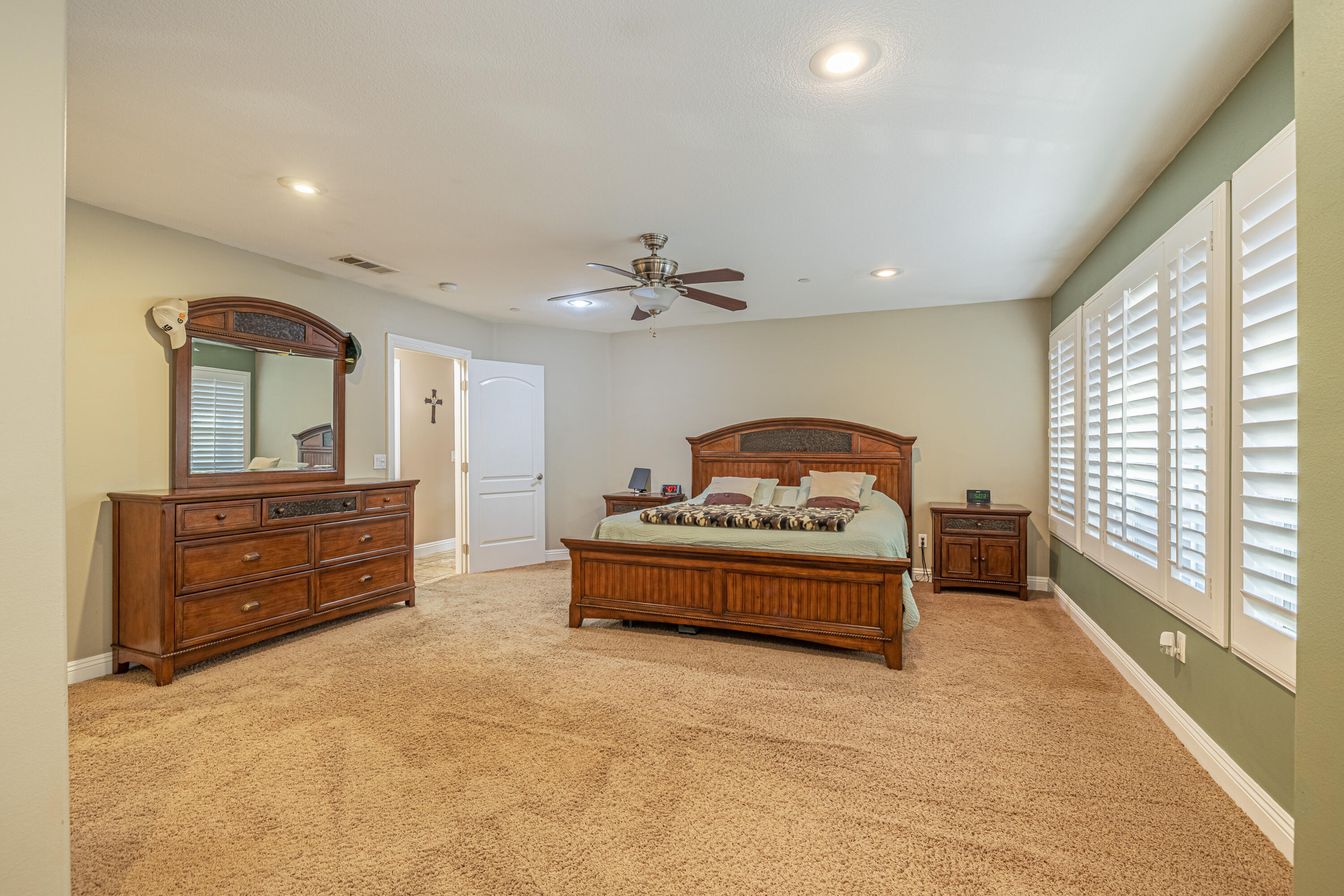 36721 3rd Street West Palmdale, CA 93551 - Photo 24 of 36 Mater bedroom