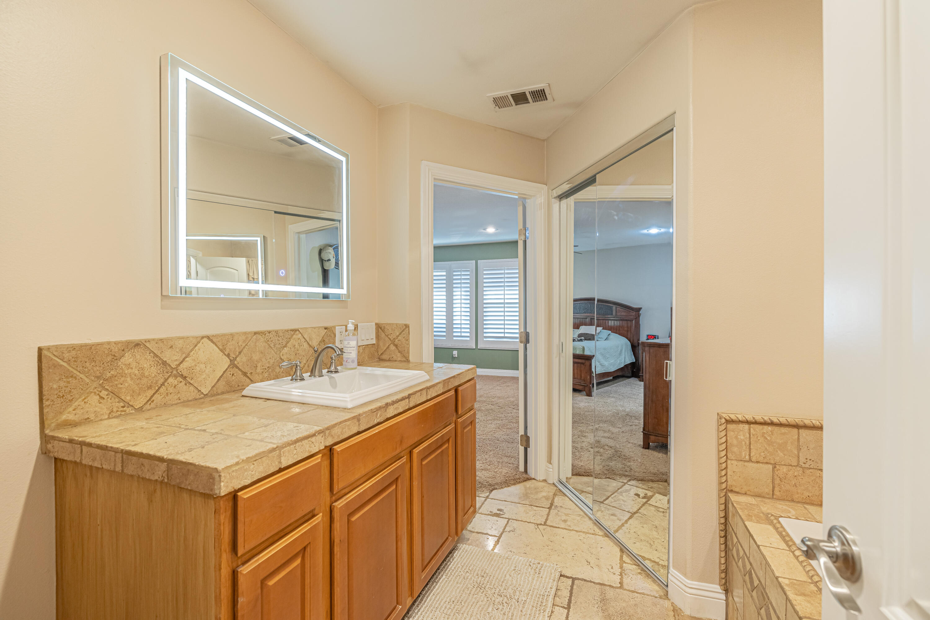 36721 3rd Street West Palmdale, CA 93551 - Photo 26 of 36 Master bathroom