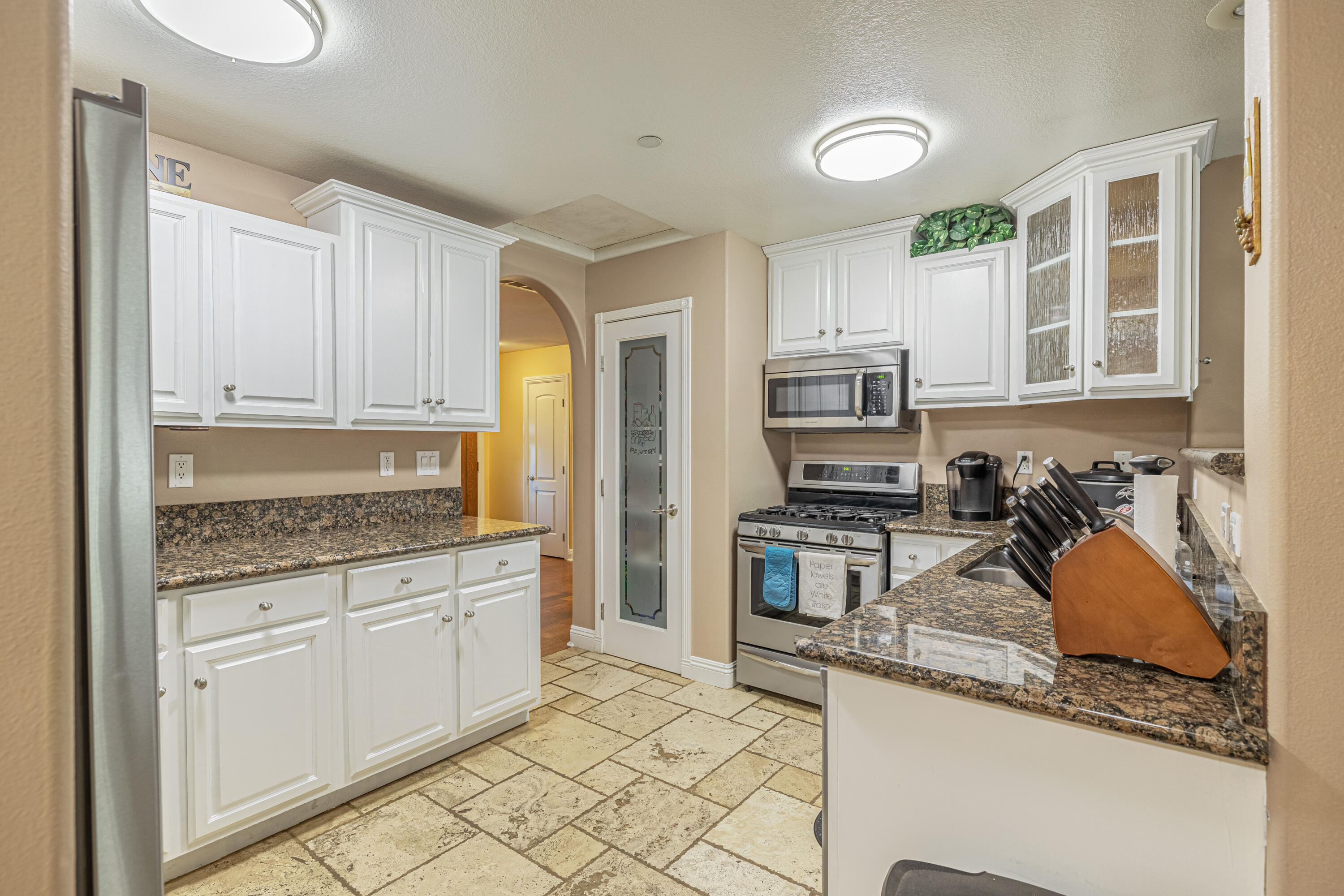 36721 3rd Street West Palmdale, CA 93551 - Photo 10 of 36 Kitchen
