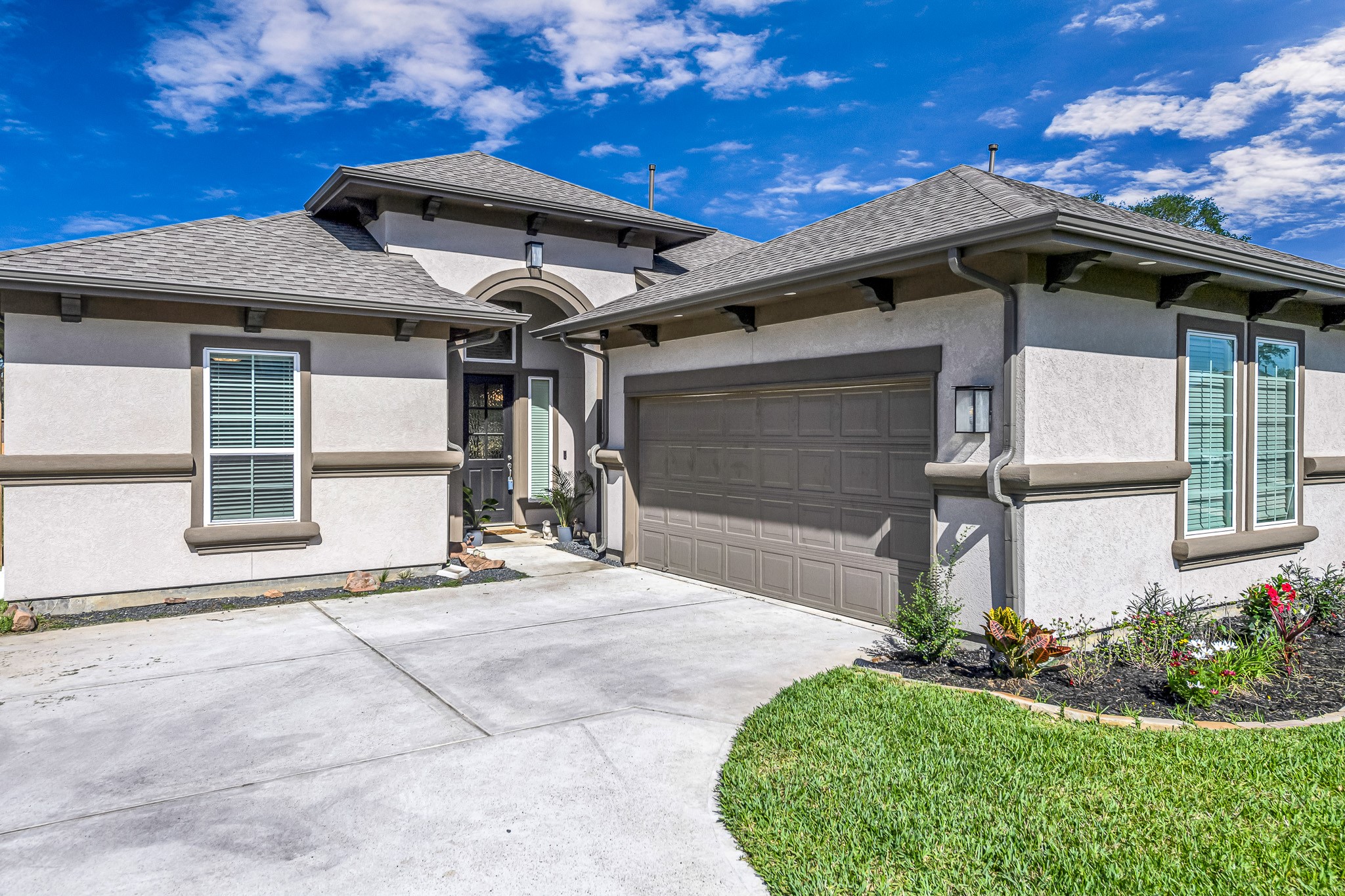 41015 Kimber Lane Magnolia, TX 77354 - Photo 44 of 44 a front view of a house with a yard