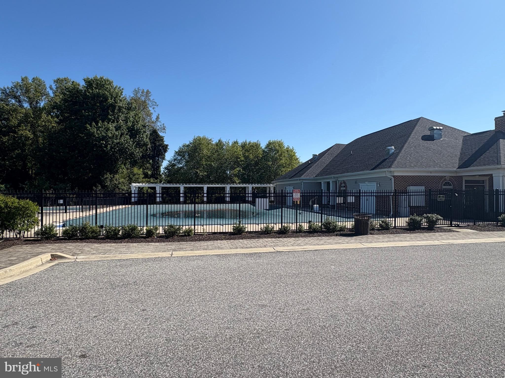 2606 St Nicholas Way Lanham, MD 20706 - Photo 35 of 39 Community pool