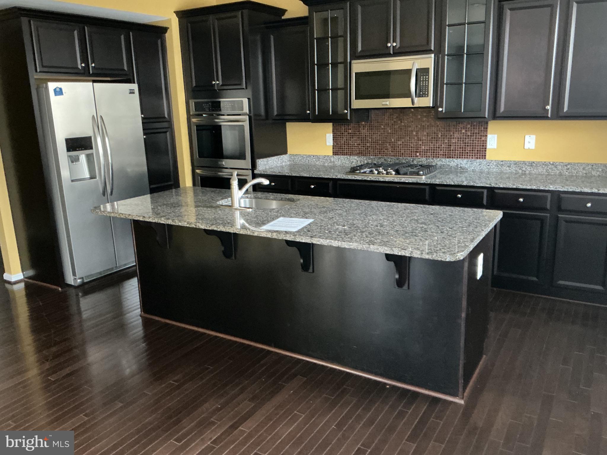2606 St Nicholas Way Lanham, MD 20706 - Photo 6 of 39 Stainless steel appliances.