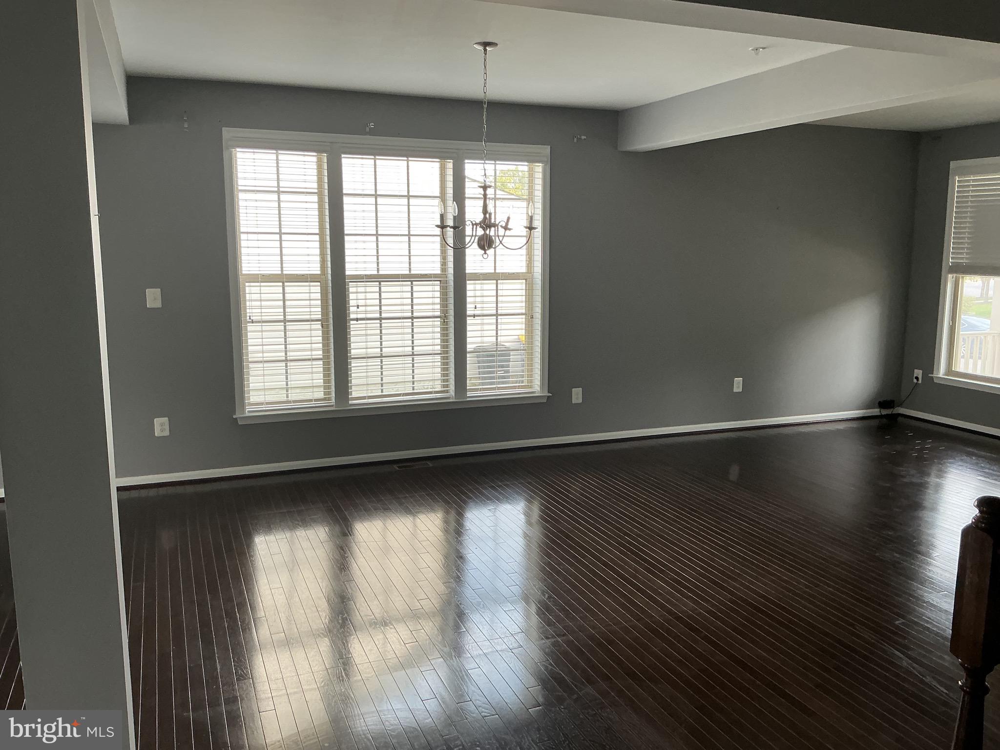 2606 St Nicholas Way Lanham, MD 20706 - Photo 8 of 39 Family room on main level