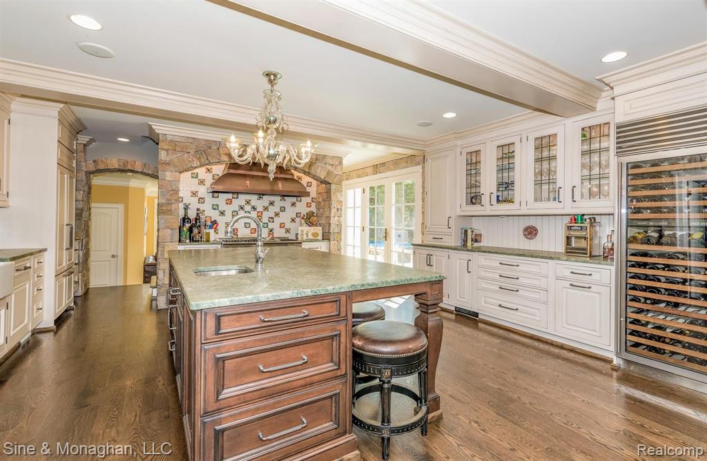 1040 Devonshire Road Grosse Pointe Park, MI 48230 - Photo 12 of 95