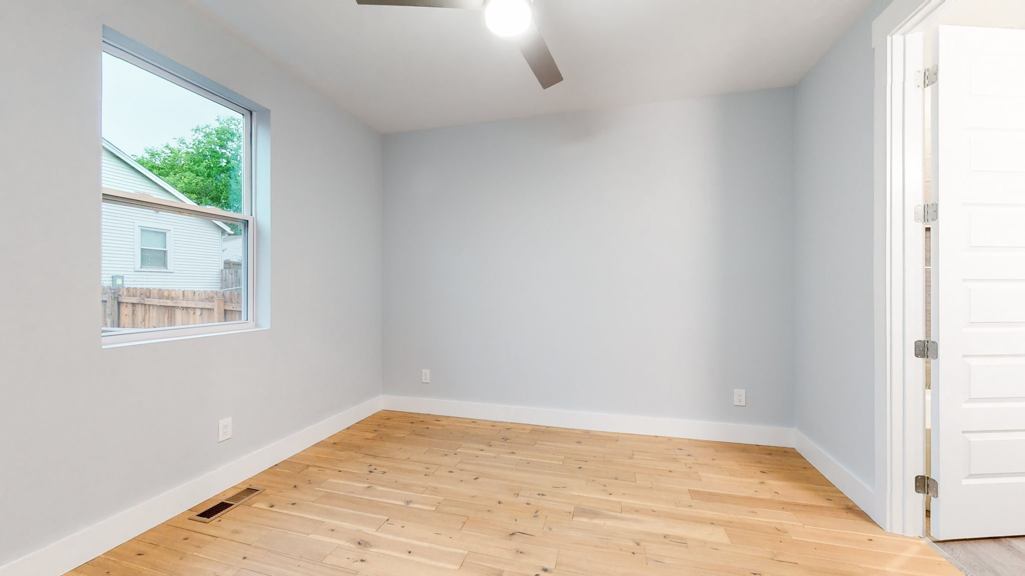 128 Ben Allen Road Nashville, TN 37207 - Photo 34 of 51 an empty room with a window