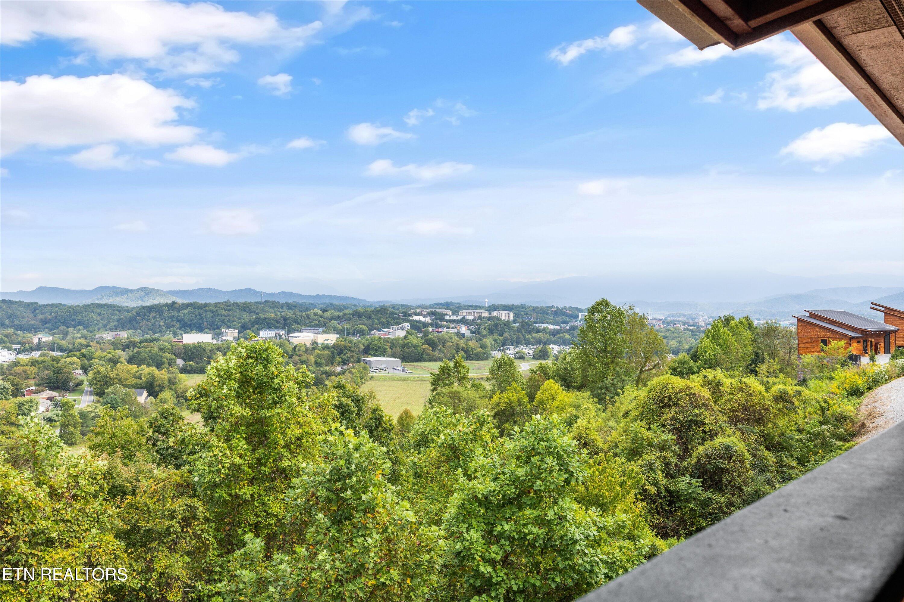 2044 Hickory Ridge Way, Unit 3334 Sevierville, TN 37862 - Photo 17 of 39 17-2044 Hickory Ridge Unit 333405