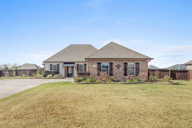 $359,500 | 2319 Gracie Drive, Lake Charles, LA 70611
