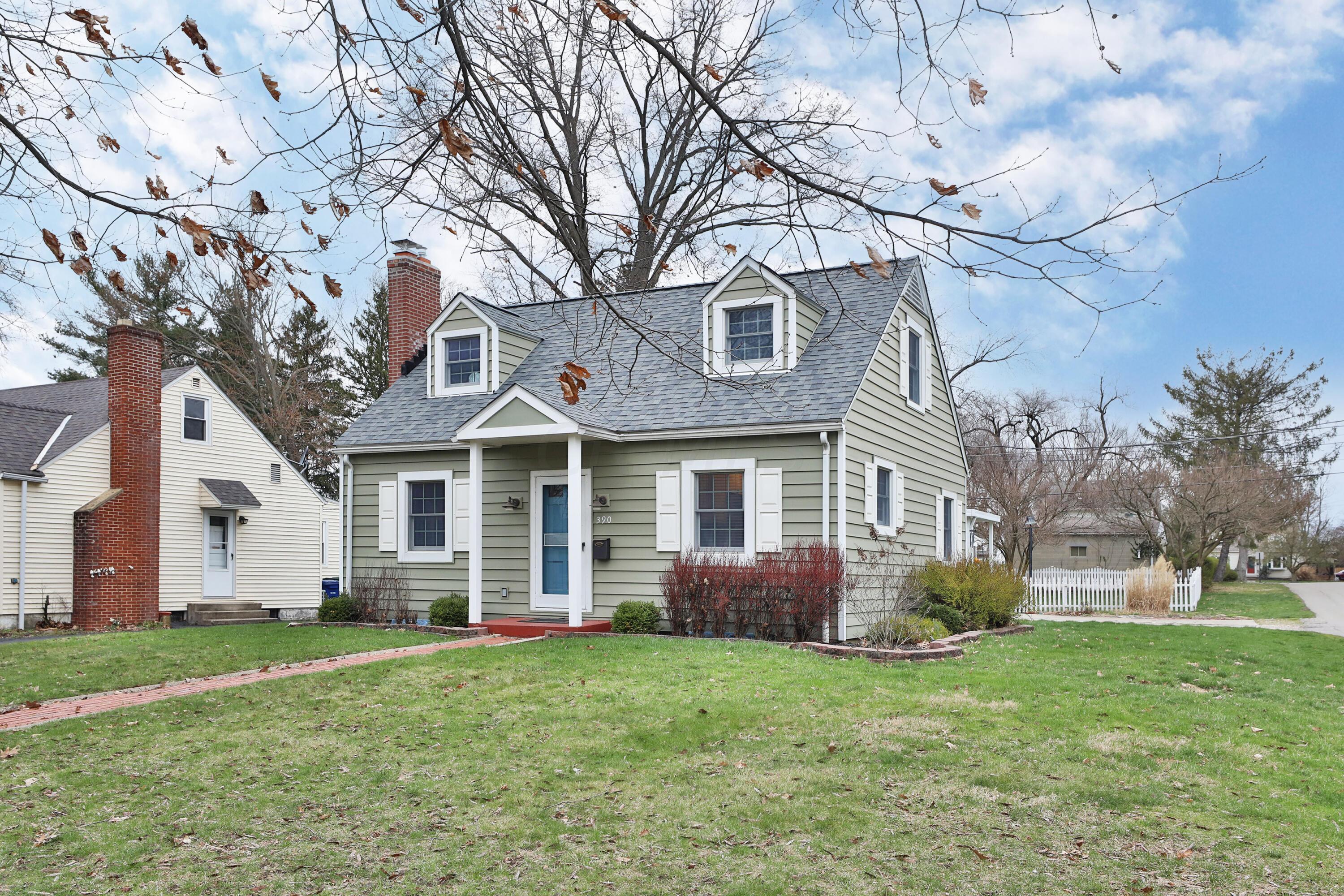 390 East Beaumont Road Columbus, OH 43214 - Photo 1 of 52 Welcome home!