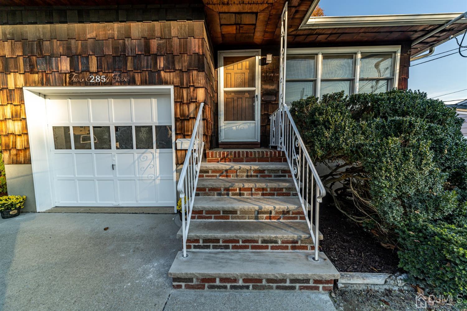 285 Dukes Road Rahway, NJ 07065 - Photo 2 of 25 Gallery Image 2