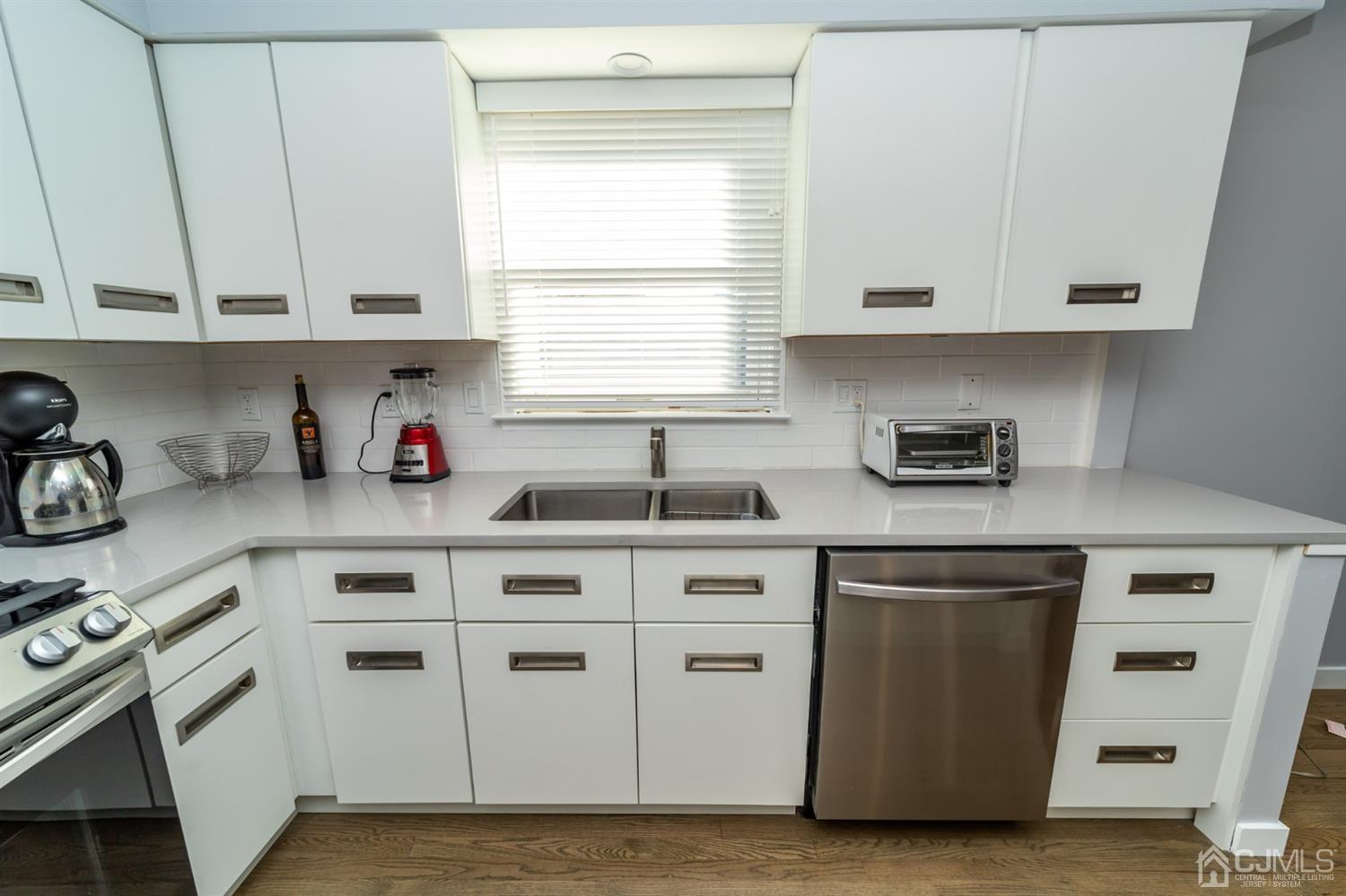 285 Dukes Road Rahway, NJ 07065 - Photo 9 of 25 Gallery Image 9