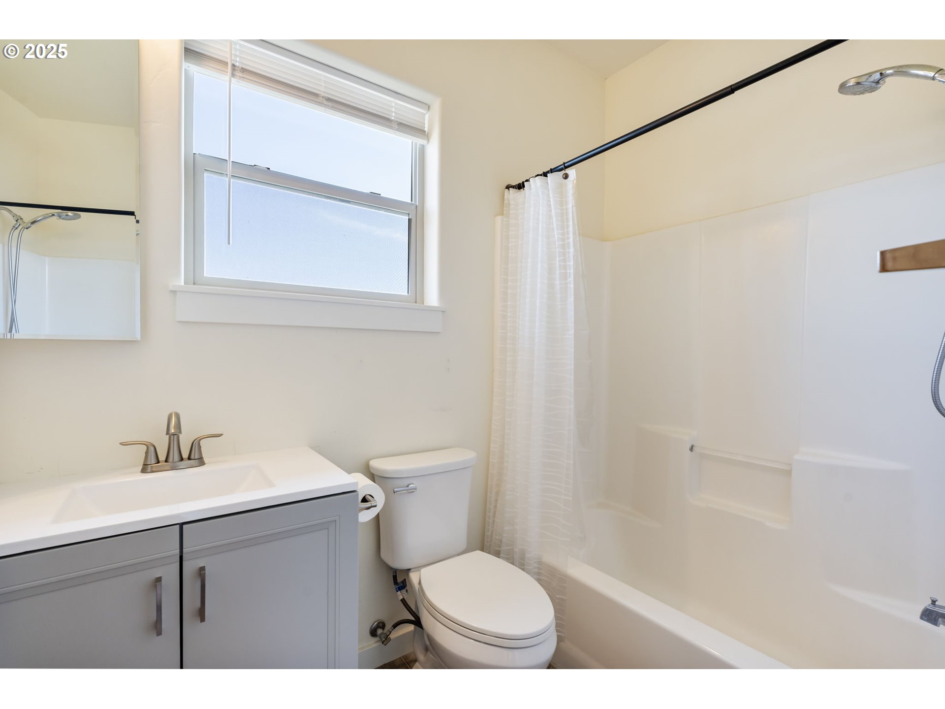 1105 29th Street Hood River, OR 97031 - Photo 14 of 48 Accessory Dwelling Unit