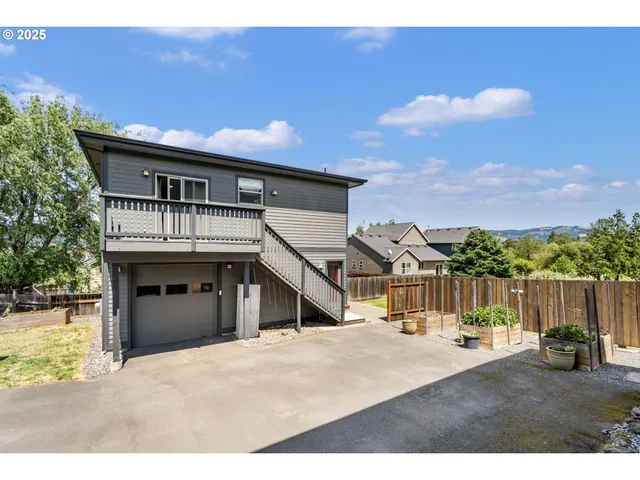 $999,000 | 1105 29th Street, Hood River, OR 97031