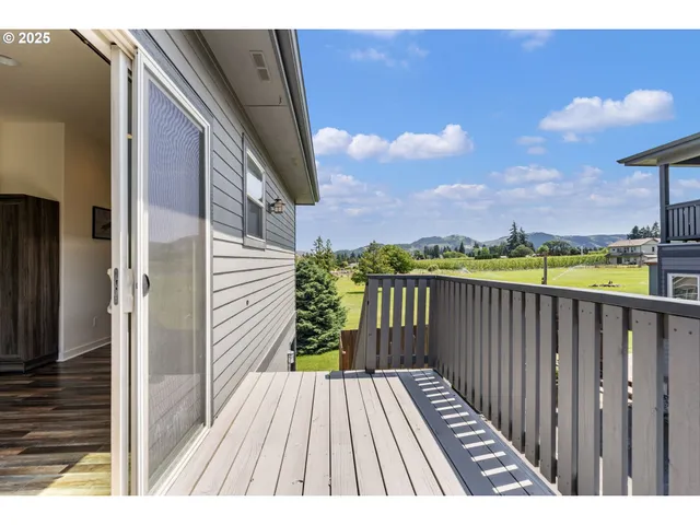 $999,000 | 1105 29th Street, Hood River, OR 97031