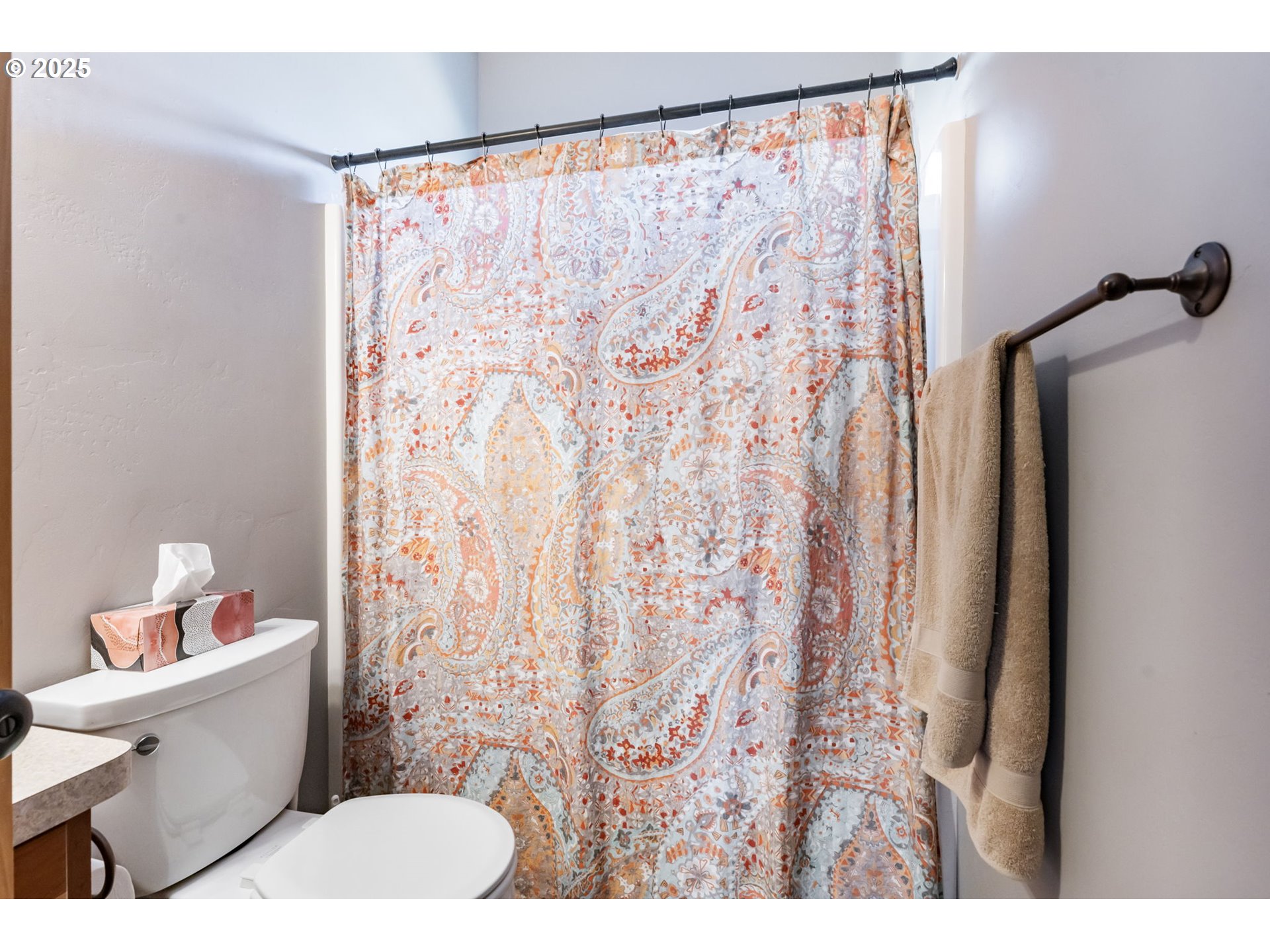 1105 29th Street Hood River, OR 97031 - Photo 34 of 48 Bathroom