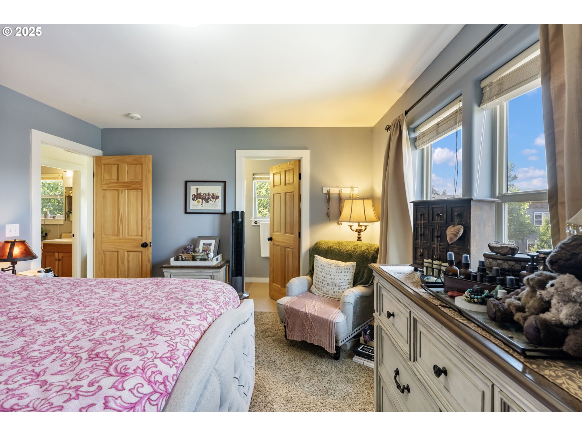 1105 29th Street Hood River, OR 97031 - Photo 37 of 48 Primary Bedroom